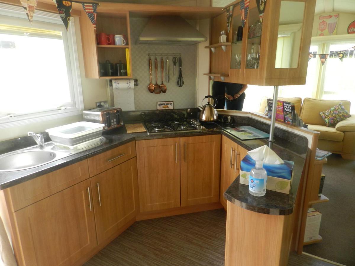 Cwtch Caravans Little Haven Exterior foto