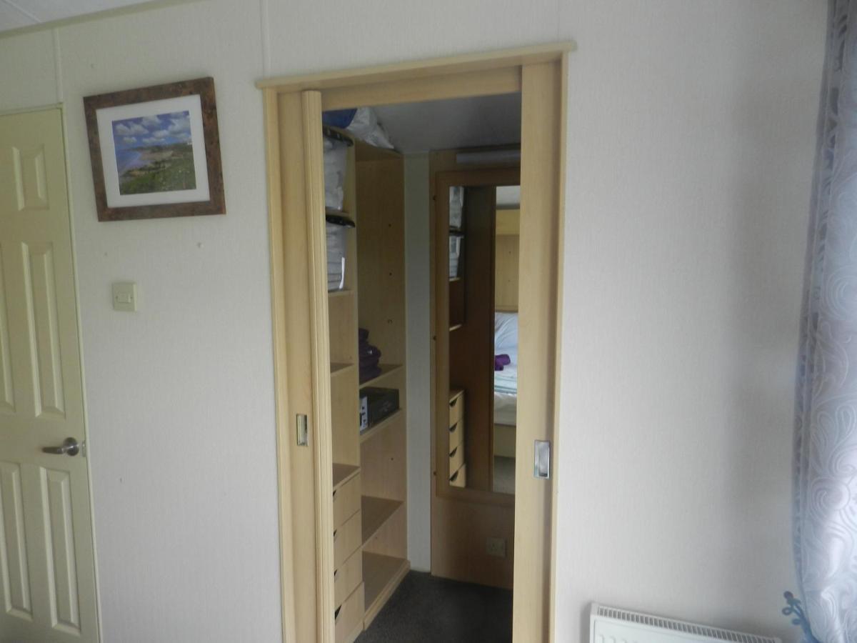 Cwtch Caravans Little Haven Exterior foto